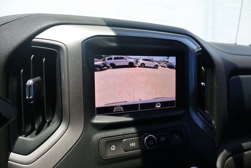 Chevrolet Silverado 1500 Vehicle Full-screen Gallery Image 26