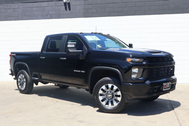 Chevrolet Silverado 2500HD Vehicle Full-screen Gallery Image 01