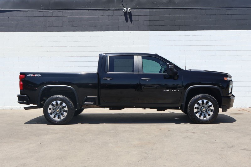 Chevrolet Silverado 2500HD Vehicle Full-screen Gallery Image 04