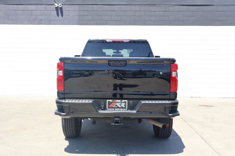 Chevrolet Silverado 2500HD Vehicle Full-screen Gallery Image 06