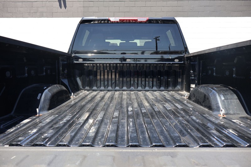 Chevrolet Silverado 2500HD Vehicle Full-screen Gallery Image 08