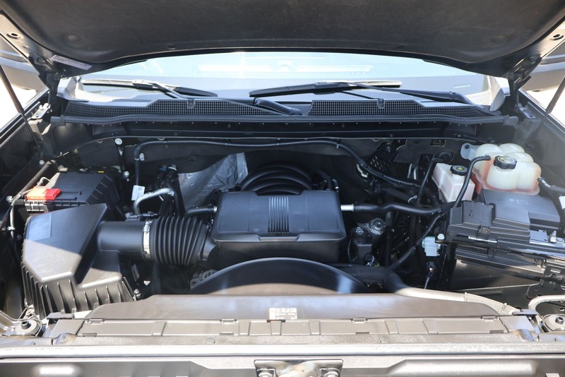 Chevrolet Silverado 2500HD Vehicle Full-screen Gallery Image 12