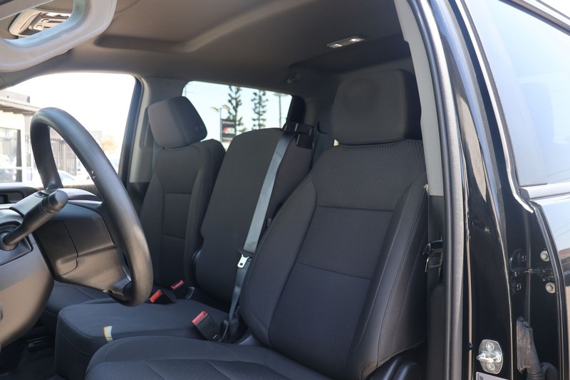 Chevrolet Silverado 2500HD Vehicle Full-screen Gallery Image 16
