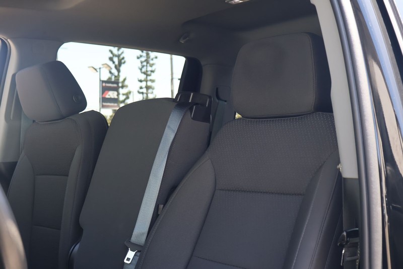 Chevrolet Silverado 2500HD Vehicle Full-screen Gallery Image 17