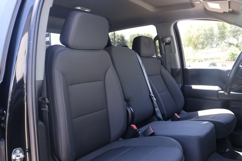 Chevrolet Silverado 2500HD Vehicle Full-screen Gallery Image 19