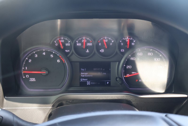 Chevrolet Silverado 2500HD Vehicle Full-screen Gallery Image 22