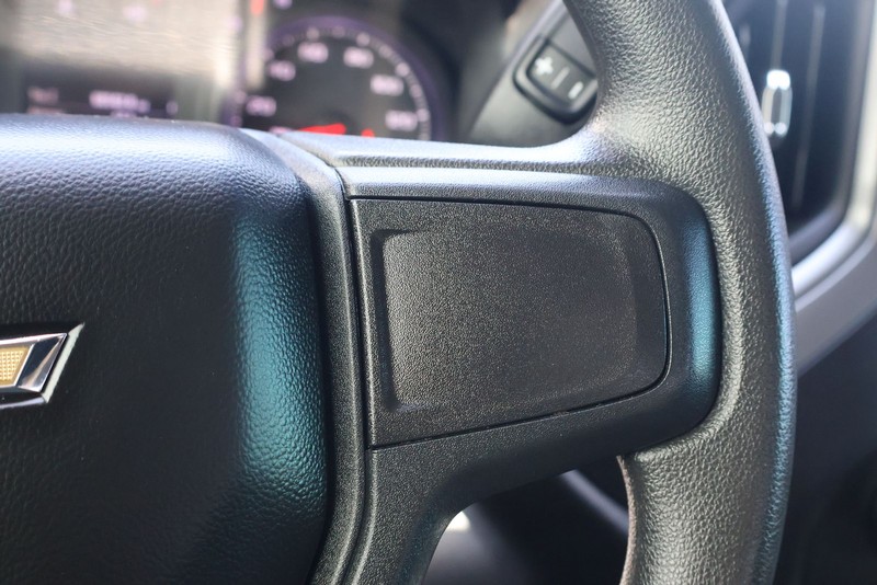 Chevrolet Silverado 2500HD Vehicle Full-screen Gallery Image 25