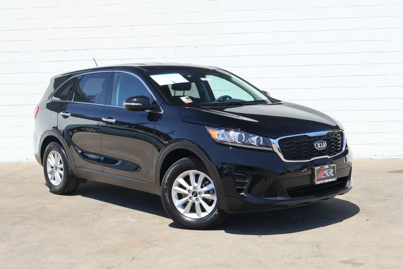 Kia Sorento Vehicle Full-screen Gallery Image 01