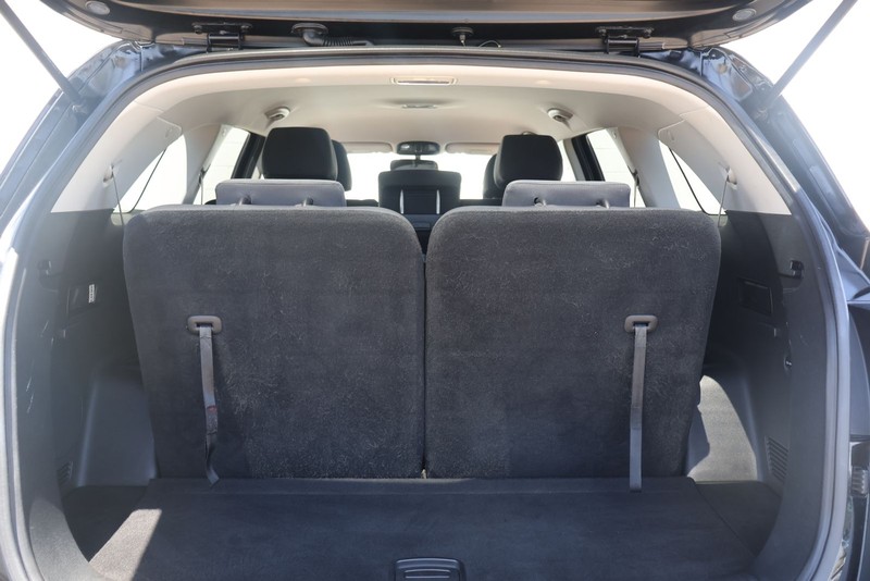 Kia Sorento Vehicle Full-screen Gallery Image 08