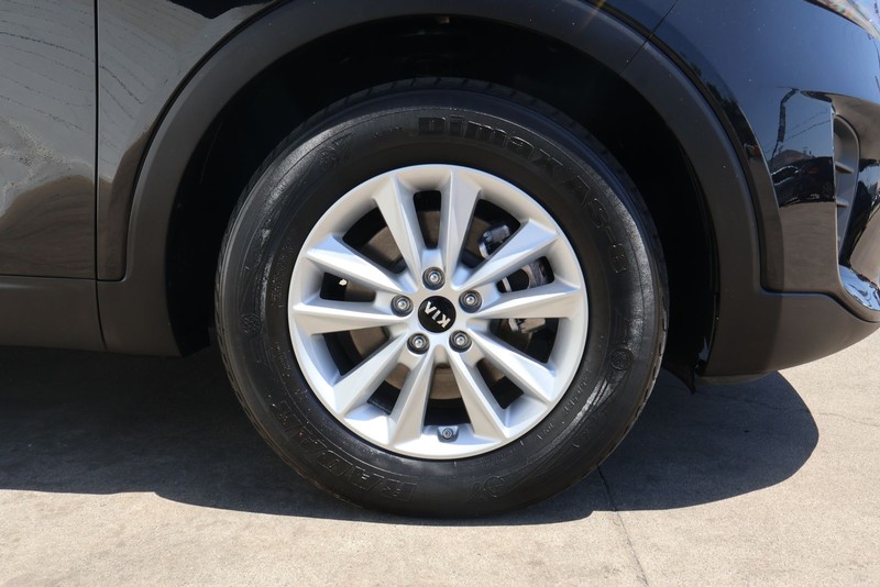 Kia Sorento Vehicle Full-screen Gallery Image 13