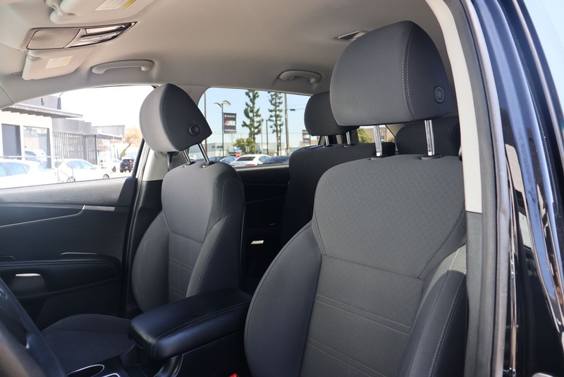 Kia Sorento Vehicle Full-screen Gallery Image 16