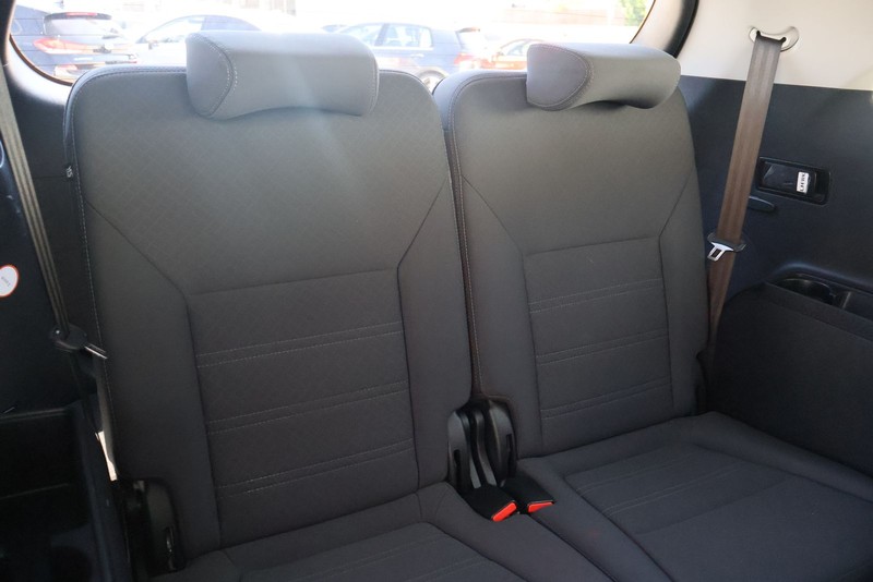 Kia Sorento Vehicle Full-screen Gallery Image 21