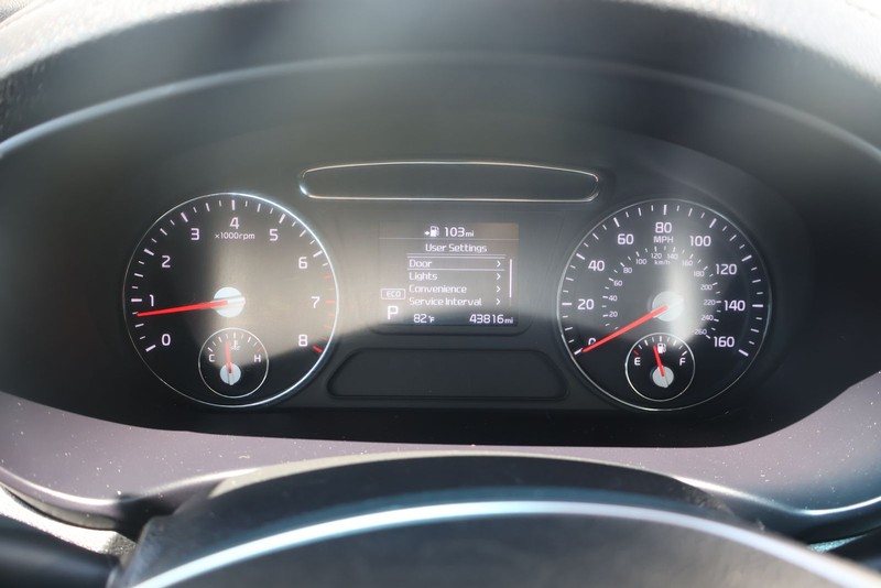 Kia Sorento Vehicle Full-screen Gallery Image 23