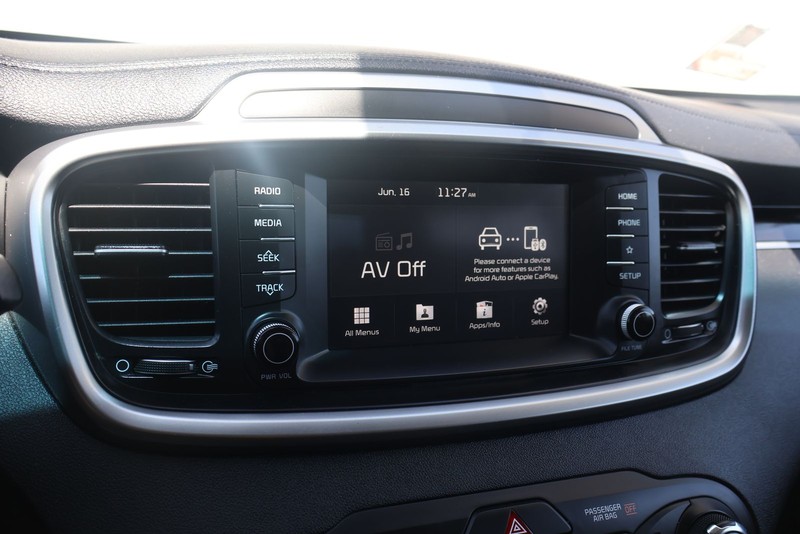 Kia Sorento Vehicle Full-screen Gallery Image 28