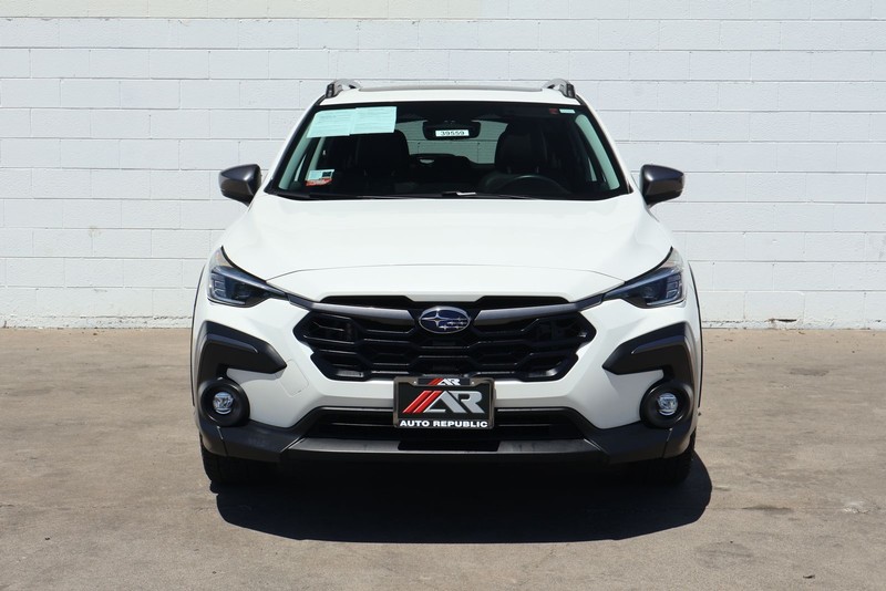 Subaru Crosstrek Vehicle Full-screen Gallery Image 02
