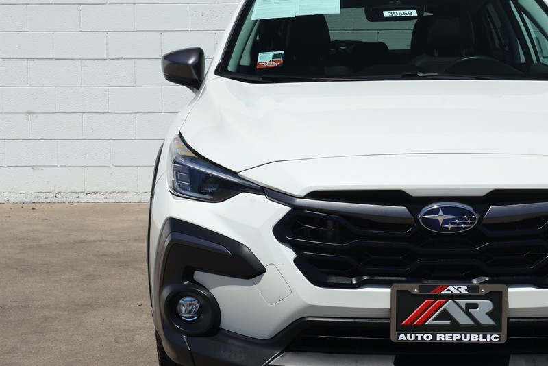 Subaru Crosstrek Vehicle Full-screen Gallery Image 03