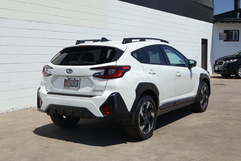 Subaru Crosstrek Vehicle Full-screen Gallery Image 05