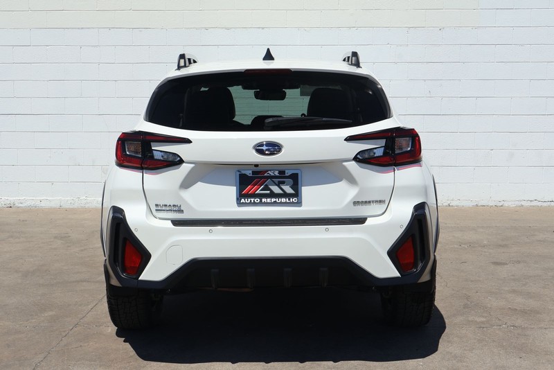 Subaru Crosstrek Vehicle Full-screen Gallery Image 06