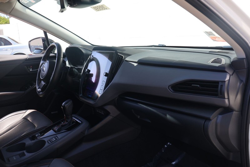Subaru Crosstrek Vehicle Full-screen Gallery Image 18