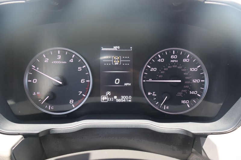 Subaru Crosstrek Vehicle Full-screen Gallery Image 22