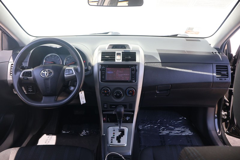 Toyota Corolla Vehicle Full-screen Gallery Image 20