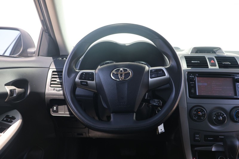 Toyota Corolla Vehicle Full-screen Gallery Image 22