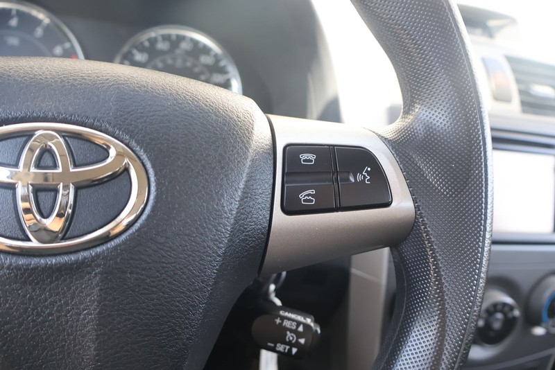 Toyota Corolla Vehicle Full-screen Gallery Image 24