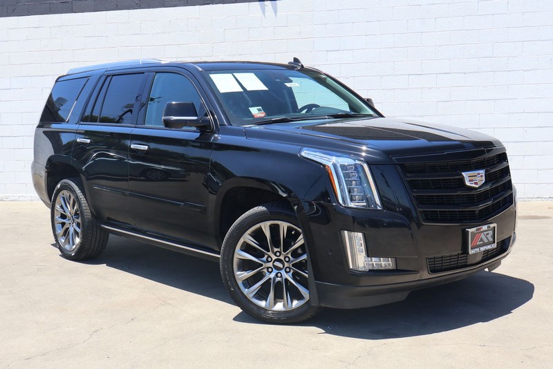 Cadillac Escalade Vehicle Full-screen Gallery Image 01
