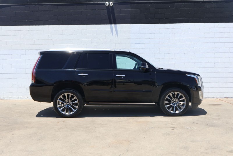 Cadillac Escalade Vehicle Full-screen Gallery Image 04