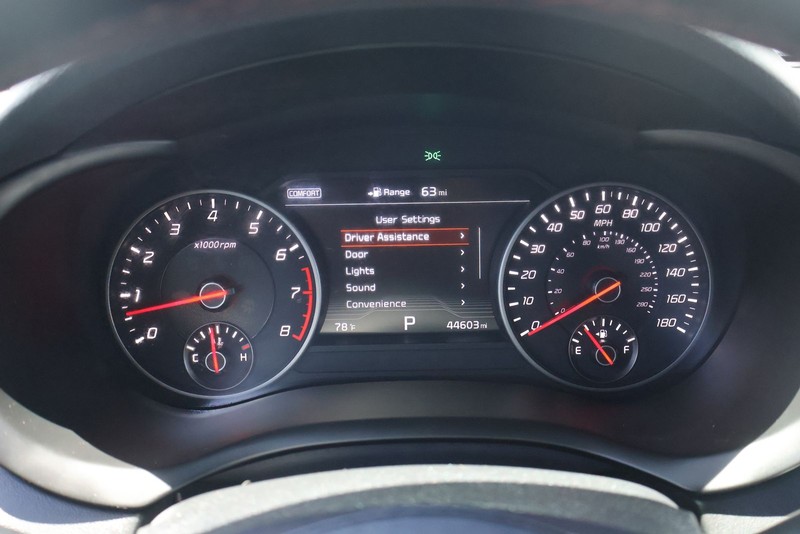 Kia Stinger Vehicle Full-screen Gallery Image 22