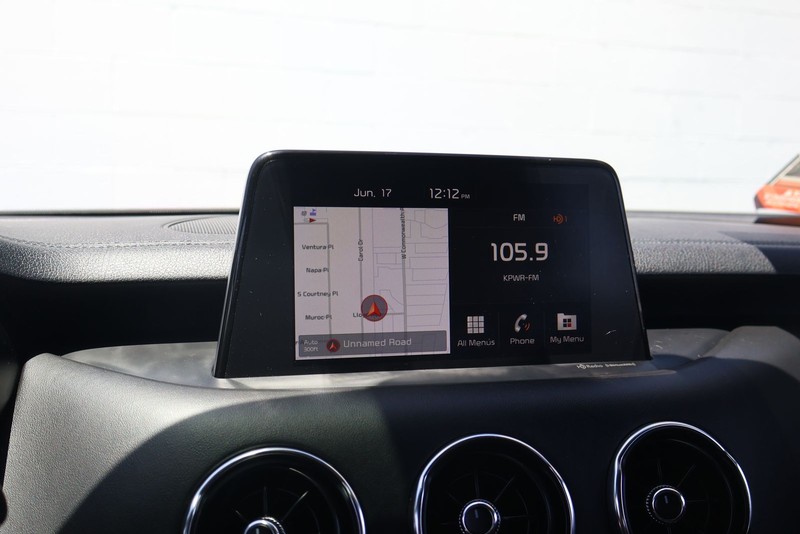 Kia Stinger Vehicle Full-screen Gallery Image 27