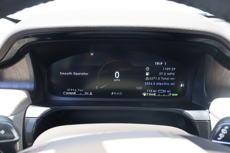 Lincoln Aviator Vehicle Full-screen Gallery Image 25