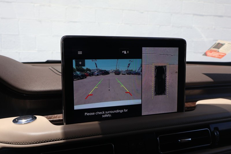 Lincoln Aviator Vehicle Full-screen Gallery Image 31