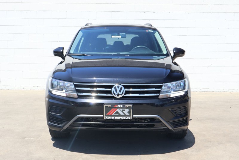 Volkswagen Tiguan Vehicle Full-screen Gallery Image 02
