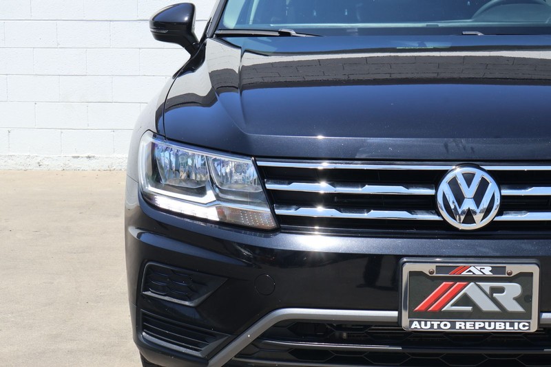 Volkswagen Tiguan Vehicle Full-screen Gallery Image 03