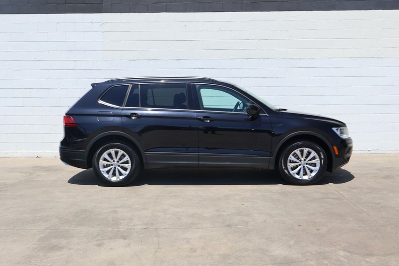 Volkswagen Tiguan Vehicle Full-screen Gallery Image 04