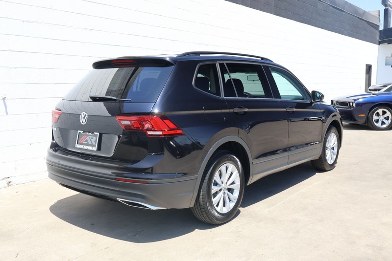Volkswagen Tiguan Vehicle Full-screen Gallery Image 05