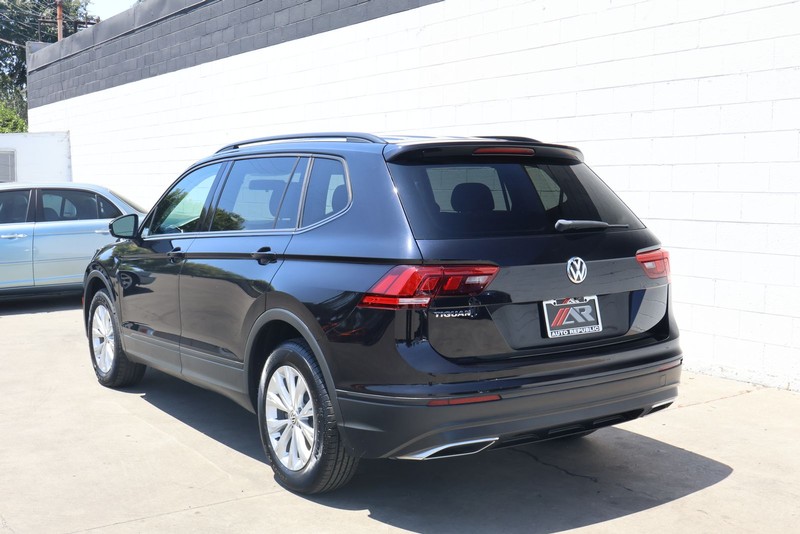 Volkswagen Tiguan Vehicle Full-screen Gallery Image 09