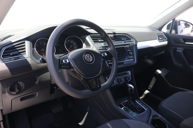 Volkswagen Tiguan Vehicle Full-screen Gallery Image 15