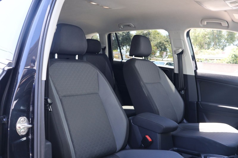 Volkswagen Tiguan Vehicle Full-screen Gallery Image 19