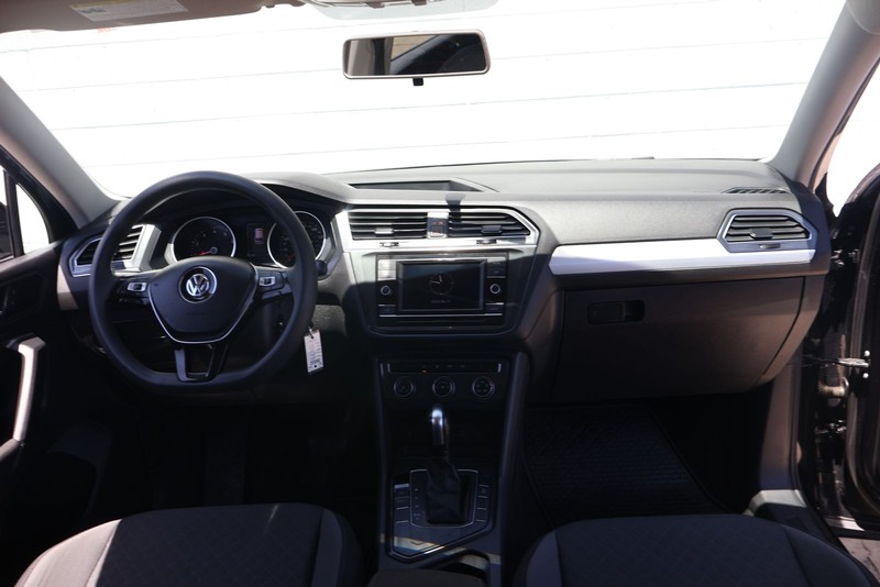 Volkswagen Tiguan Vehicle Full-screen Gallery Image 22