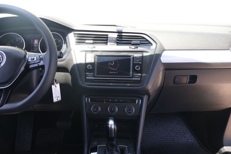 Volkswagen Tiguan Vehicle Full-screen Gallery Image 27