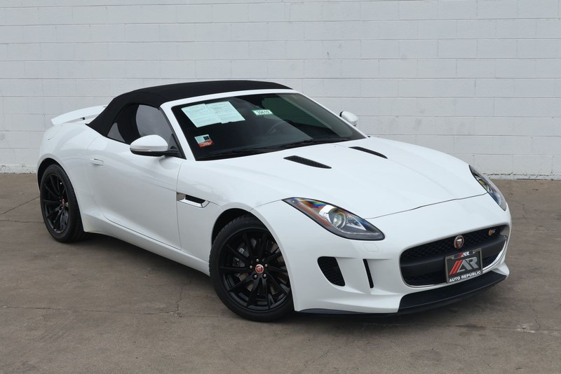 Jaguar F-TYPE Vehicle Full-screen Gallery Image 01