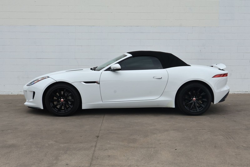 Jaguar F-TYPE Vehicle Full-screen Gallery Image 10