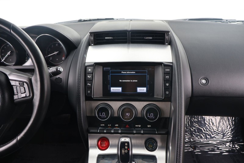 Jaguar F-TYPE Vehicle Full-screen Gallery Image 20