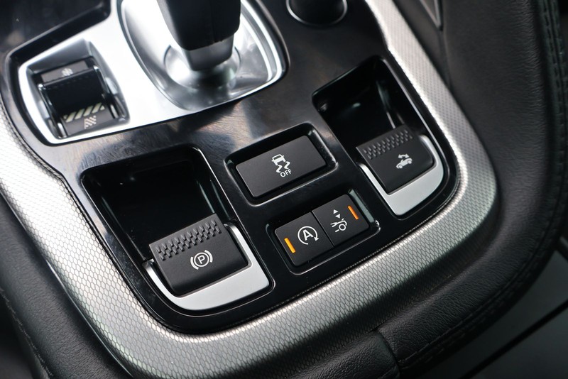 Jaguar F-TYPE Vehicle Full-screen Gallery Image 29