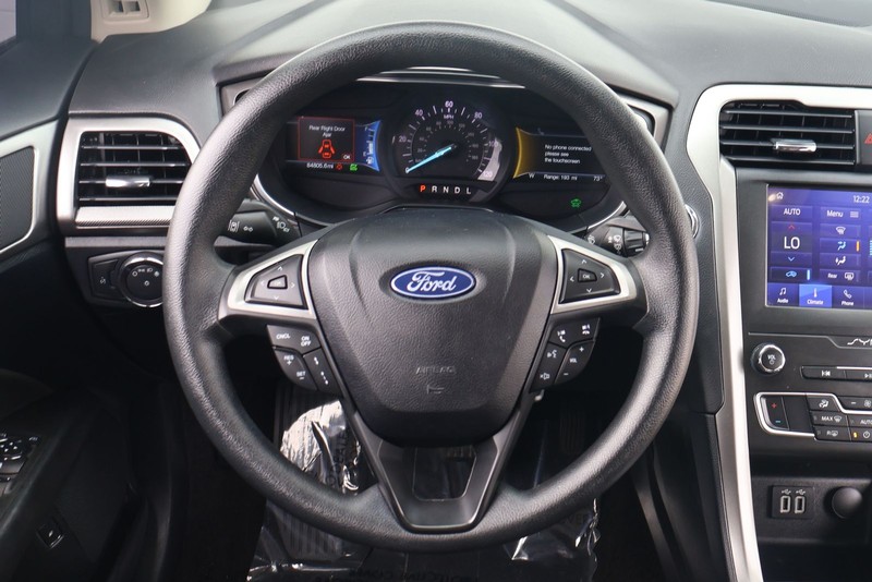 Ford Fusion Hybrid Vehicle Full-screen Gallery Image 23