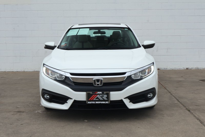 Honda Civic Sedan Vehicle Full-screen Gallery Image 02