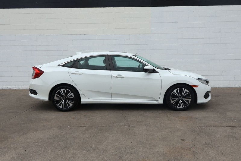 Honda Civic Sedan Vehicle Full-screen Gallery Image 04