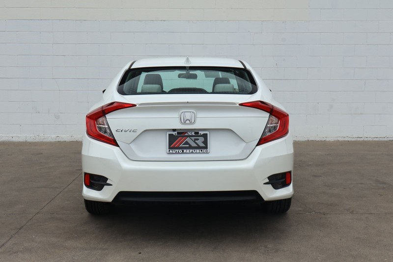 Honda Civic Sedan Vehicle Full-screen Gallery Image 06